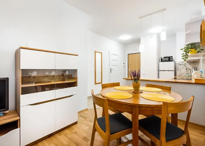 شقة Metro Bemowo Colourful By Bookinghost