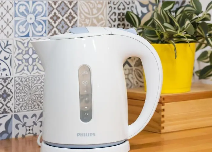 Metro Bemowo Colourful By Bookinghost وارسو