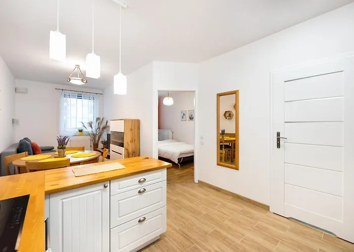 Metro Bemowo Colourful By Bookinghost * وارسو