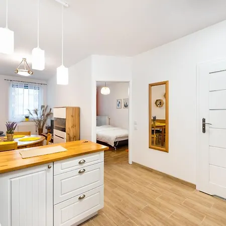 Metro Bemowo Colourful By Bookinghost * Varsó