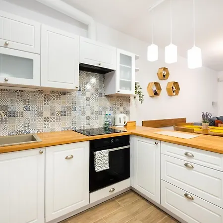 Apartman Metro Bemowo Colourful By Bookinghost *